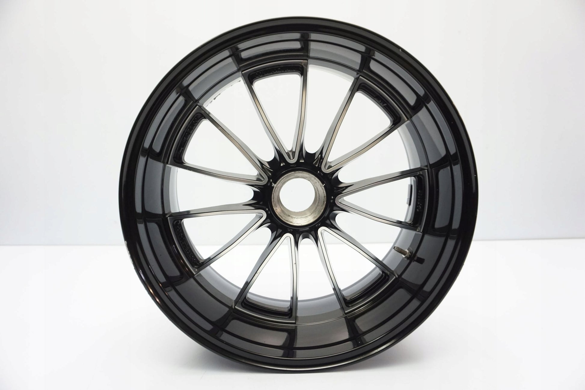 DUCATI DIAVEL 1200 Felge hinten Wheel Hinterrad 7