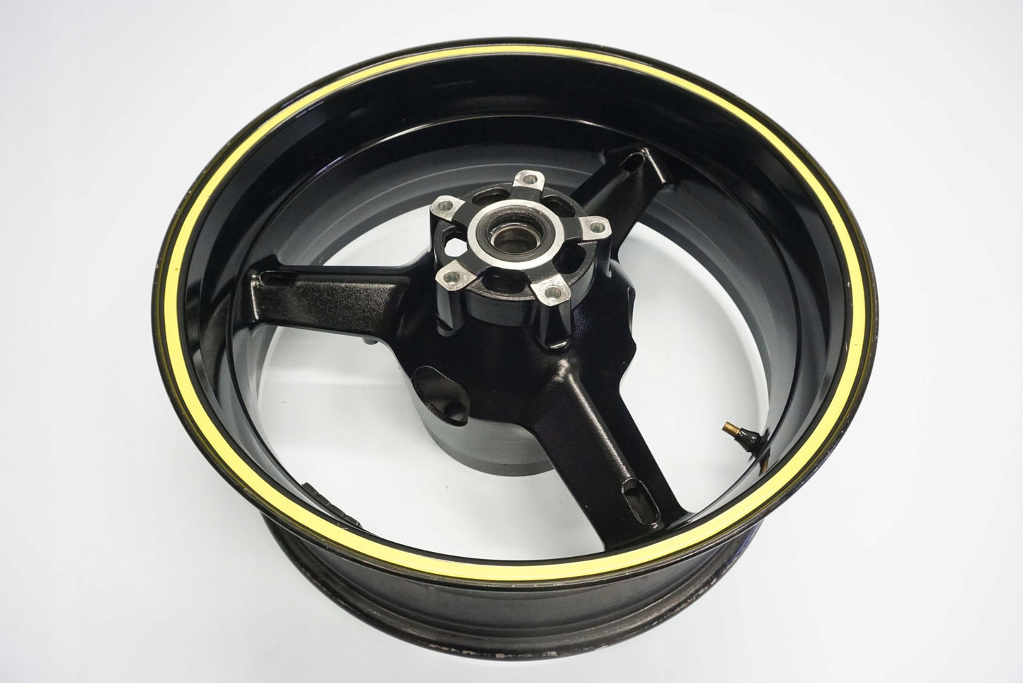 SUZUKI GSX-R 1000 K3-K4 Felge hinten Wheel Hinterrad 2