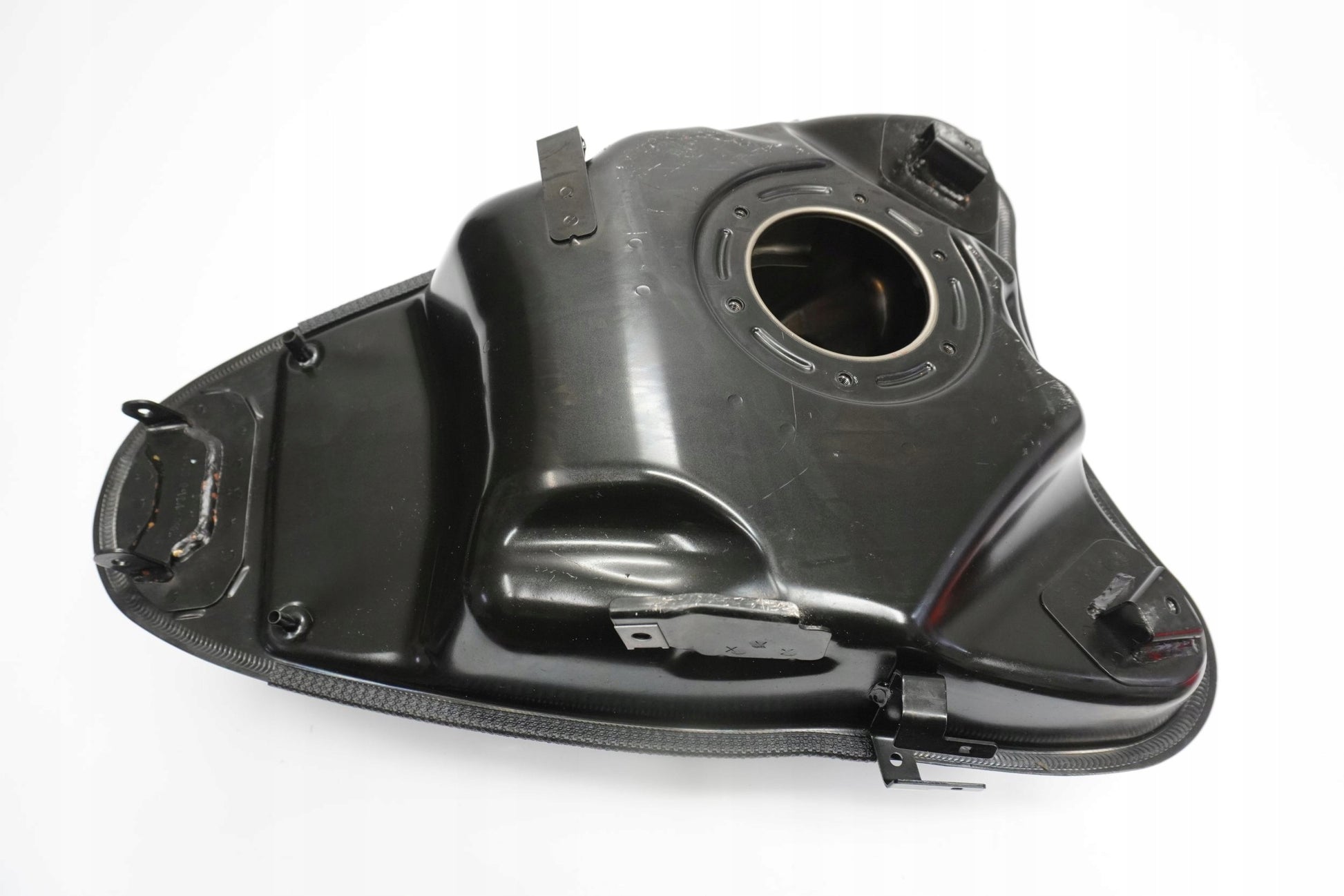 TRIUMPH TRIDENT 660 21- Kraftstofftank Benzintank Fuel Tank 7