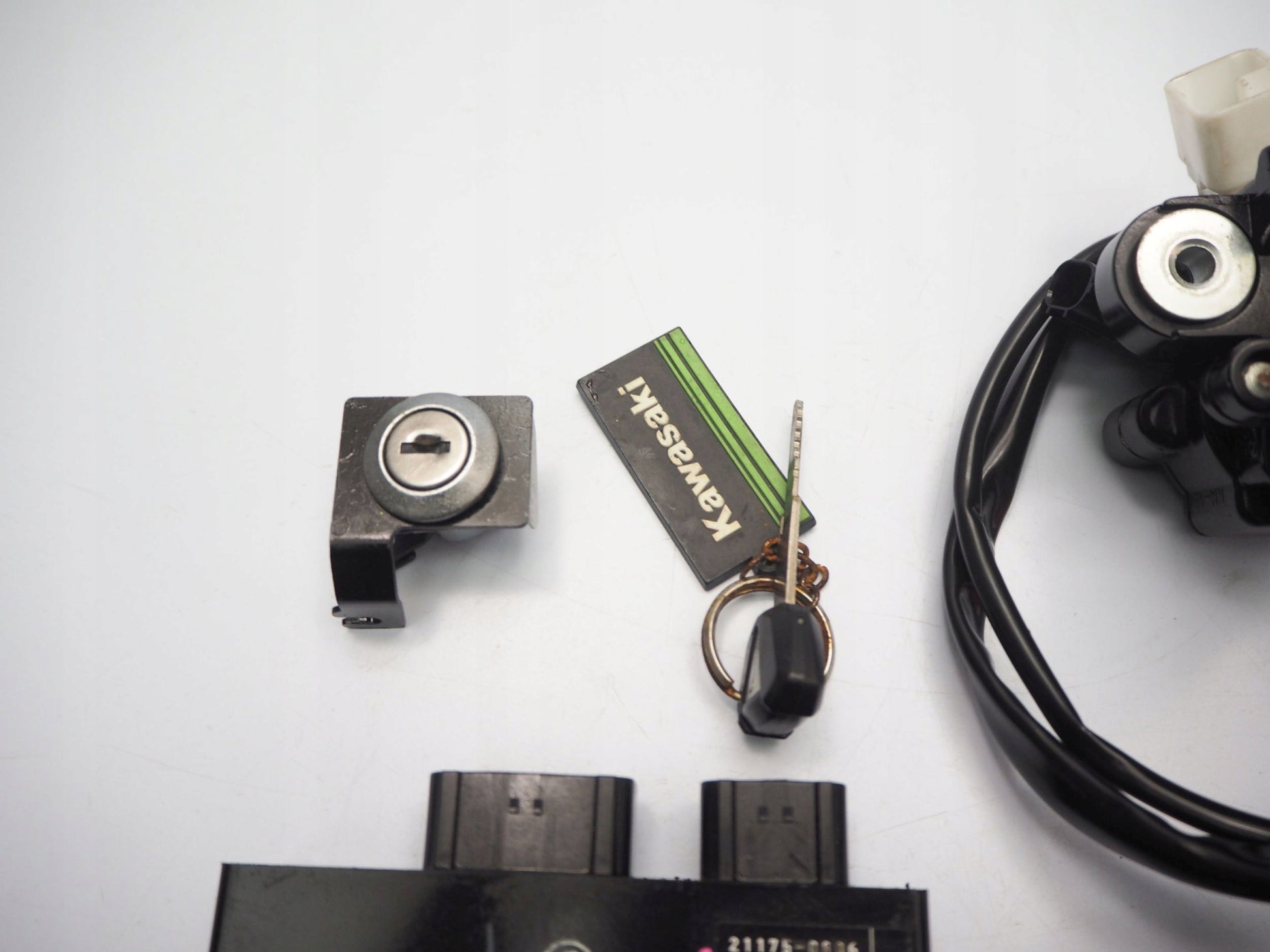 KAWASAKI Z-800 13-17 Schlosssatz Zündschloss Lock Set 12