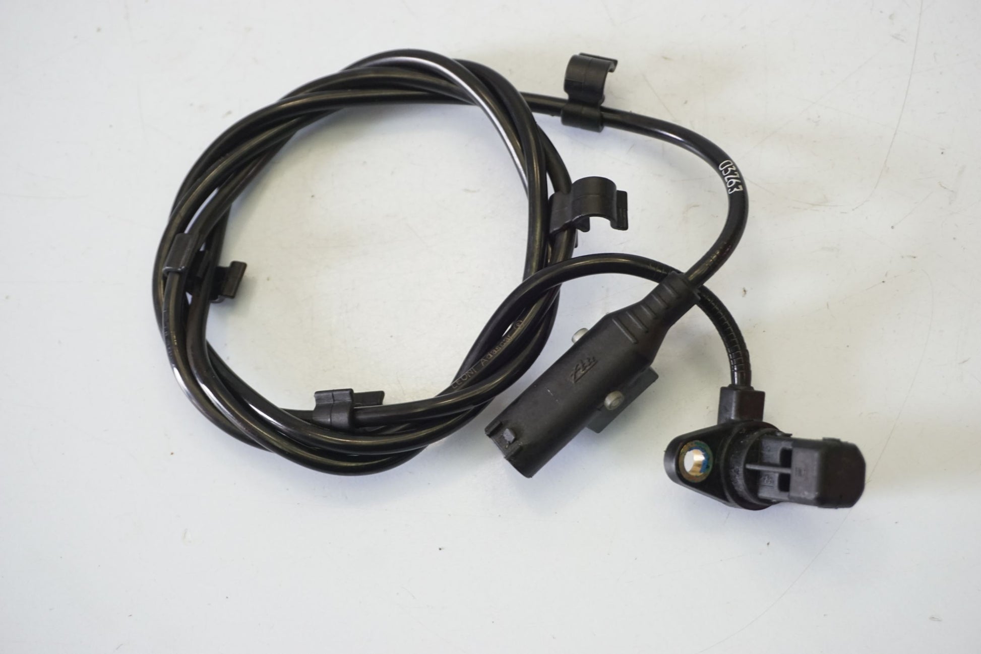 MOTO GUZZI V9 ROAMER ABS Sensor vorne 4
