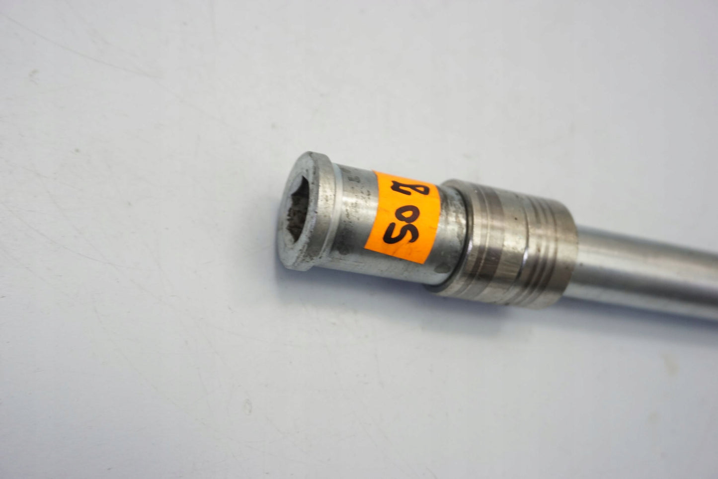 KAWASAKI 650 ER-6N 12-17 Vorderachse Achse vorne Radachse front axle 3