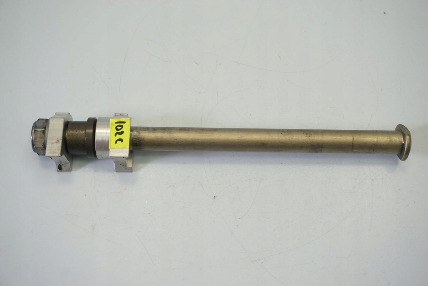 TRIUMPH STREET TRIPLE 675 R 13-17 Hinterachse Achse hinten Radachse rear axle