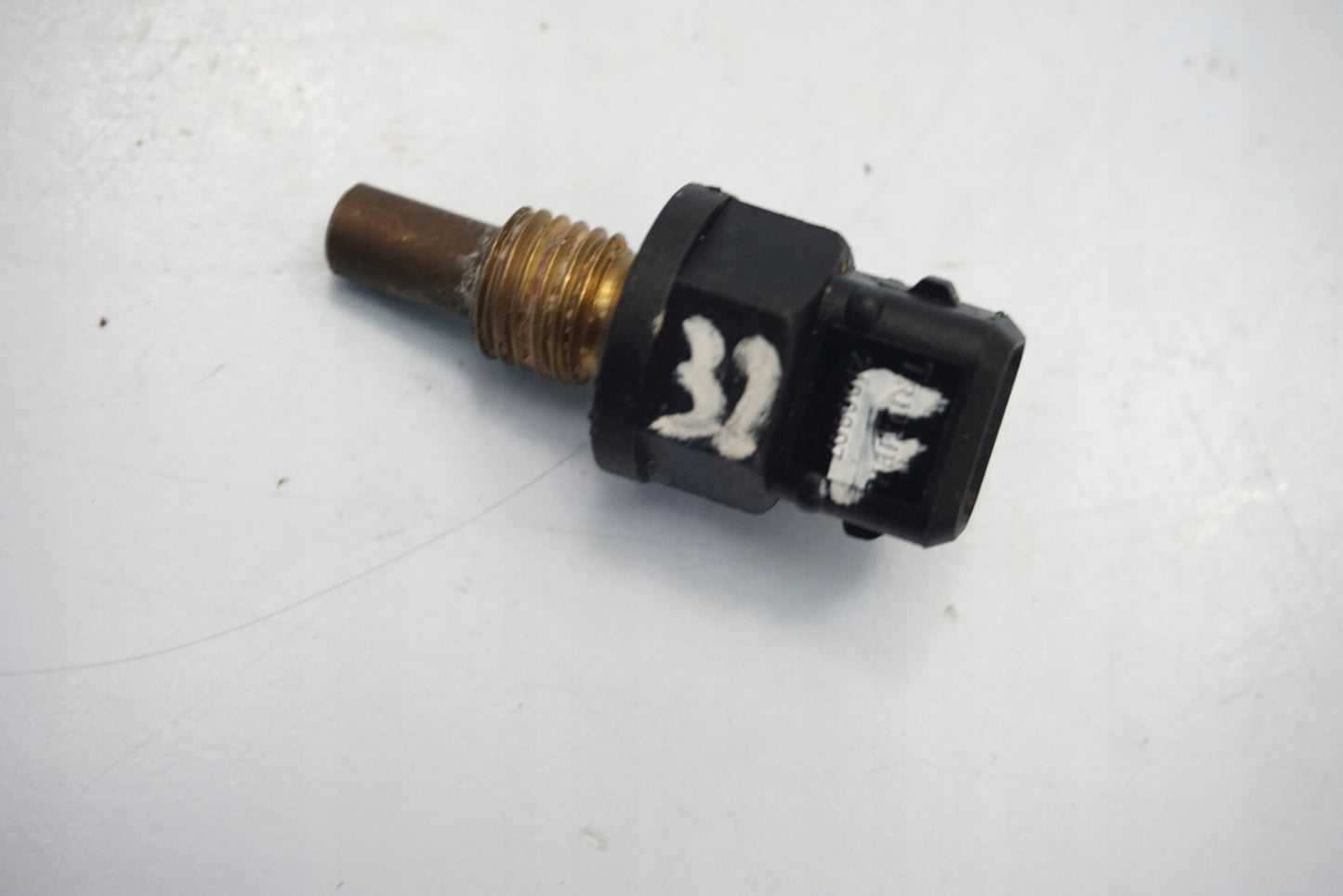 TRIUMPH STREET TRIPLE 765 17- Temperatursensor Thermostat Temperature sensor