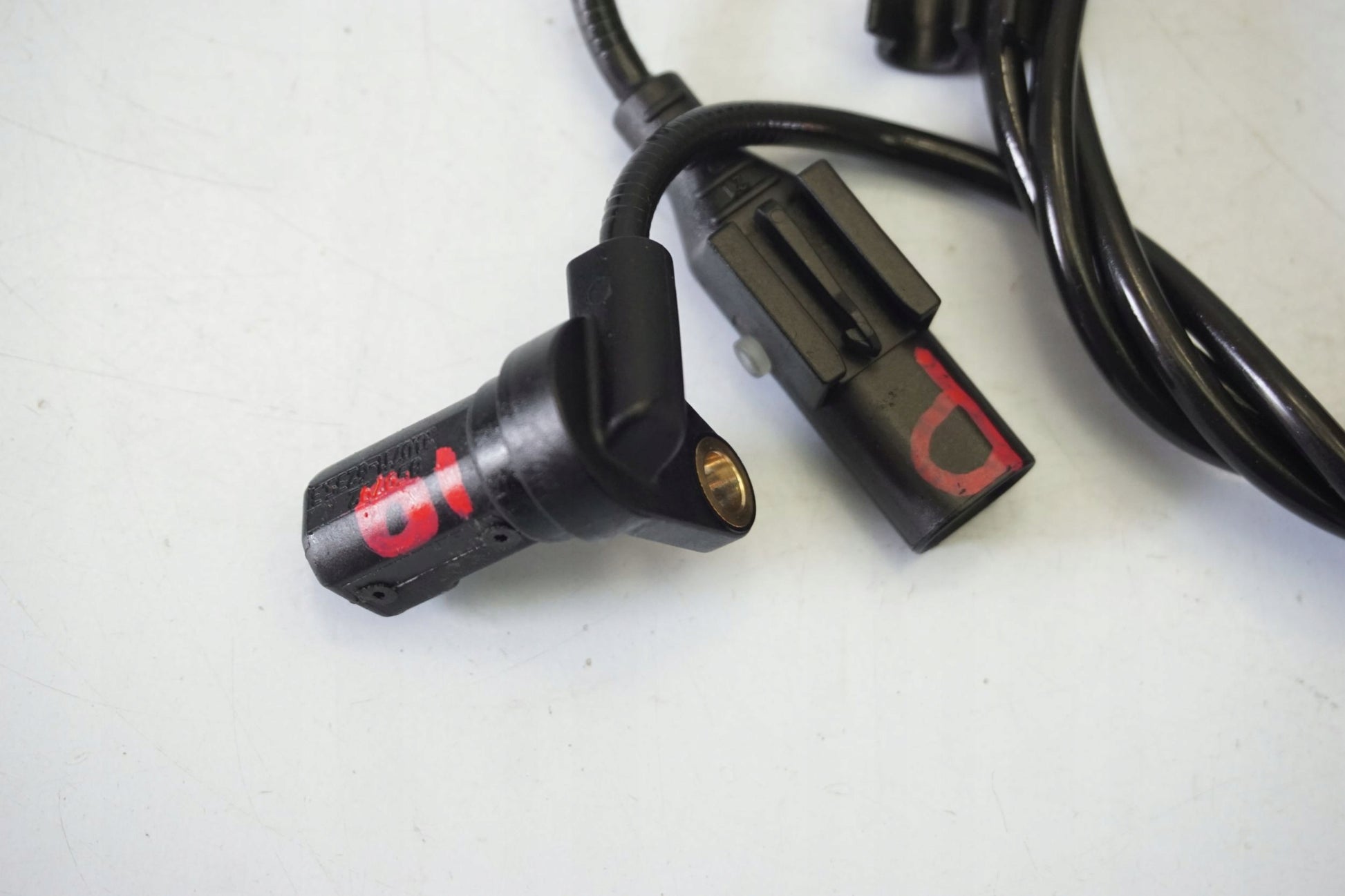 MOTO GUZZI V9 ROAMER ABS Sensor vorne 2