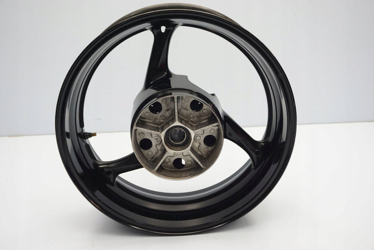 SUZUKI GSX-R 600 750 K8 K9 L0 Felge hinten Wheel Hinterrad