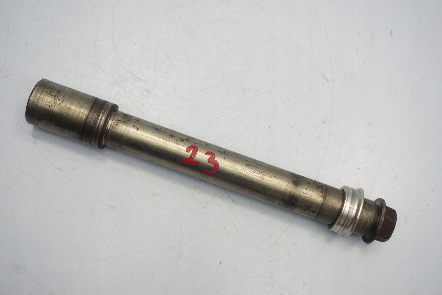 SUZUKI GSX-R 1300 HAYABUSA 08-16 Vorderachse Achse vorne Radachse front axle