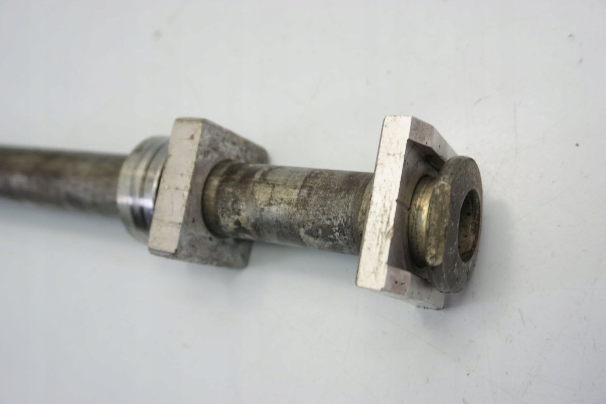 KAWASAKI ZX-9R 00-01 Hinterachse Achse hinten Radachse rear axle 5