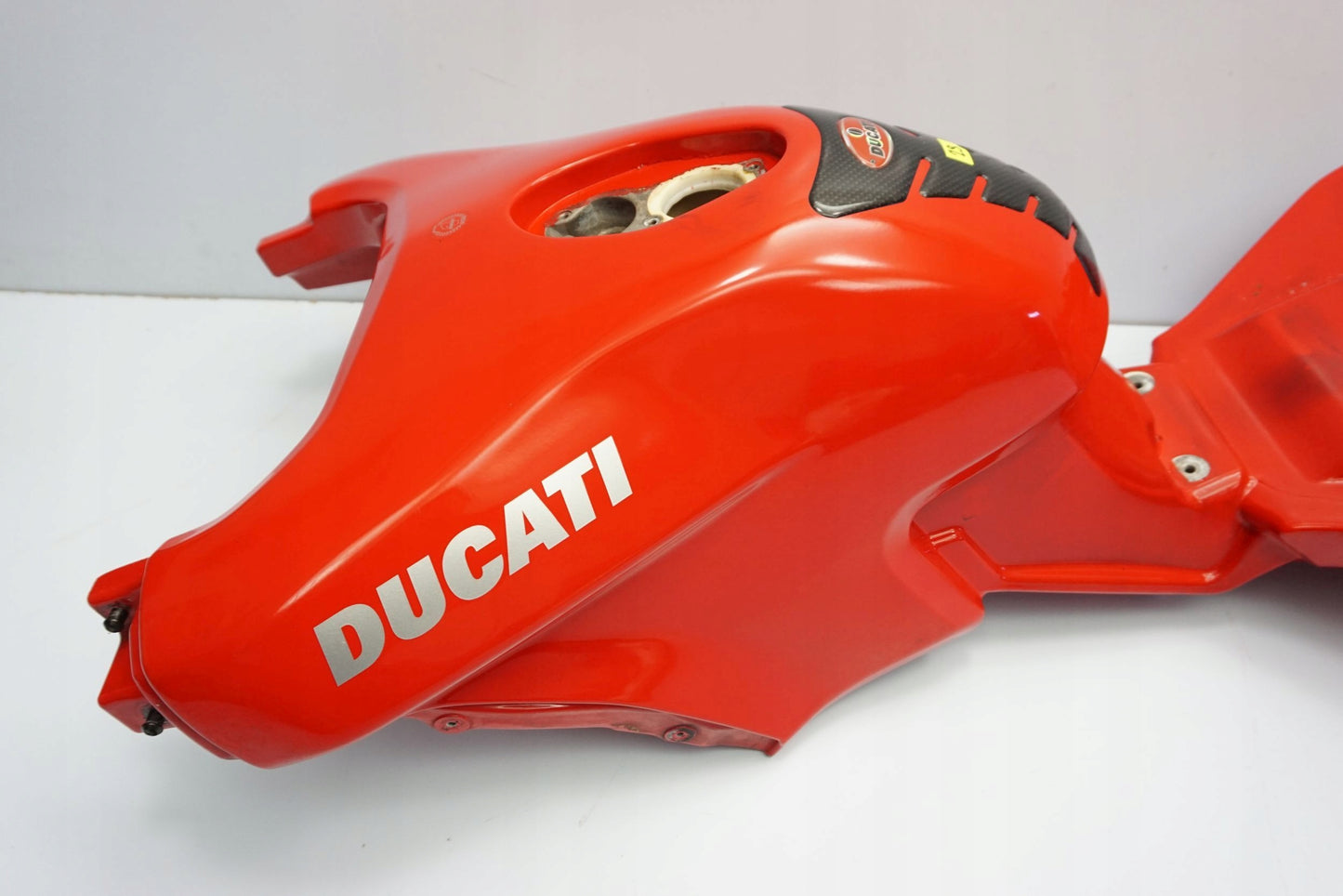 DUCATI MULTISTRADA 1100 07-10 Kraftstofftank Benzintank Fuel Tank