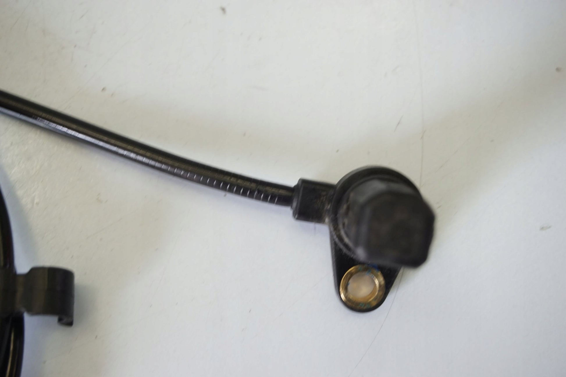 MOTO GUZZI V9 ROAMER ABS Sensor hinten 3