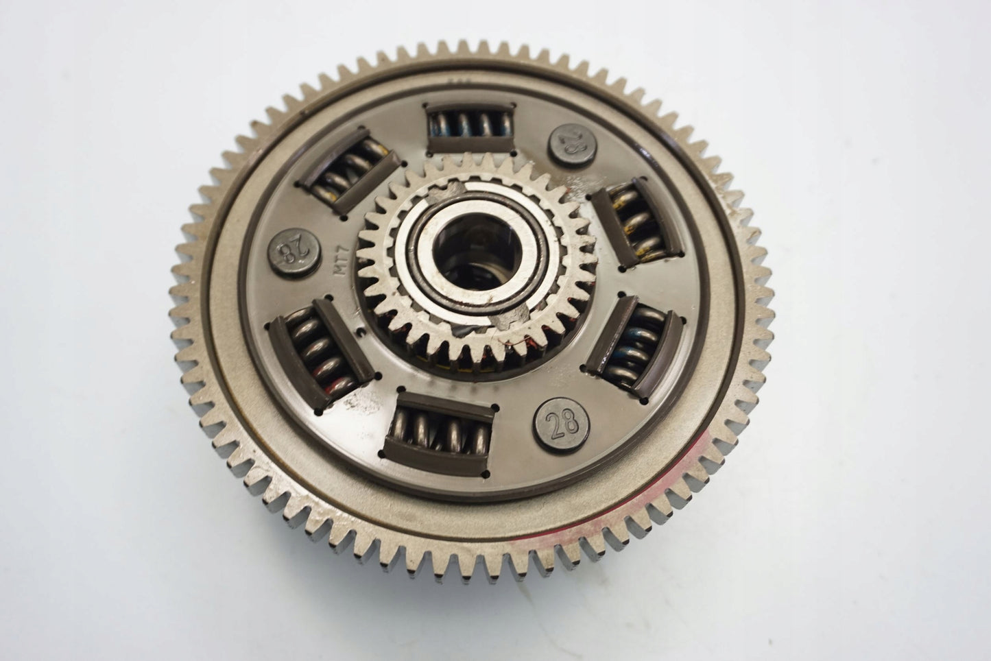 SUZUKI GSR 750 11-16 Kupplung Kupplungskorb Clutch