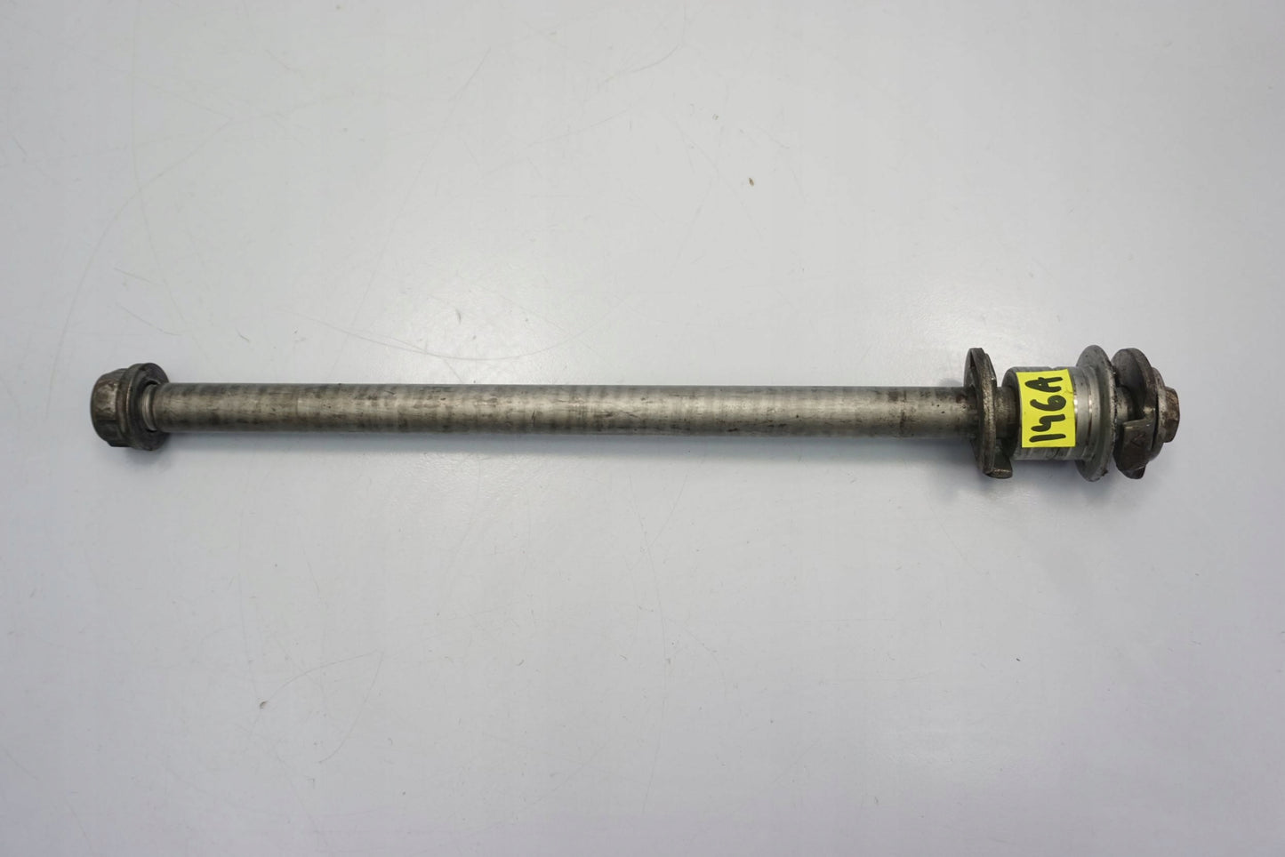 HONDA CB 600 F HORNET PC34 98-04 Hinterachse Achse hinten Radachse rear axle