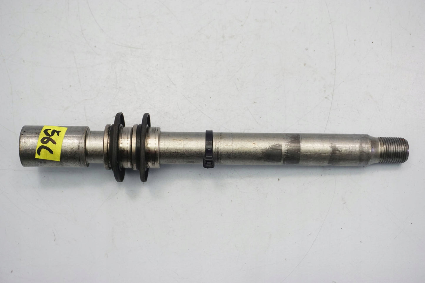 YAMAHA MT-01 1700 05-12 Vorderachse Achse vorne Radachse front axle