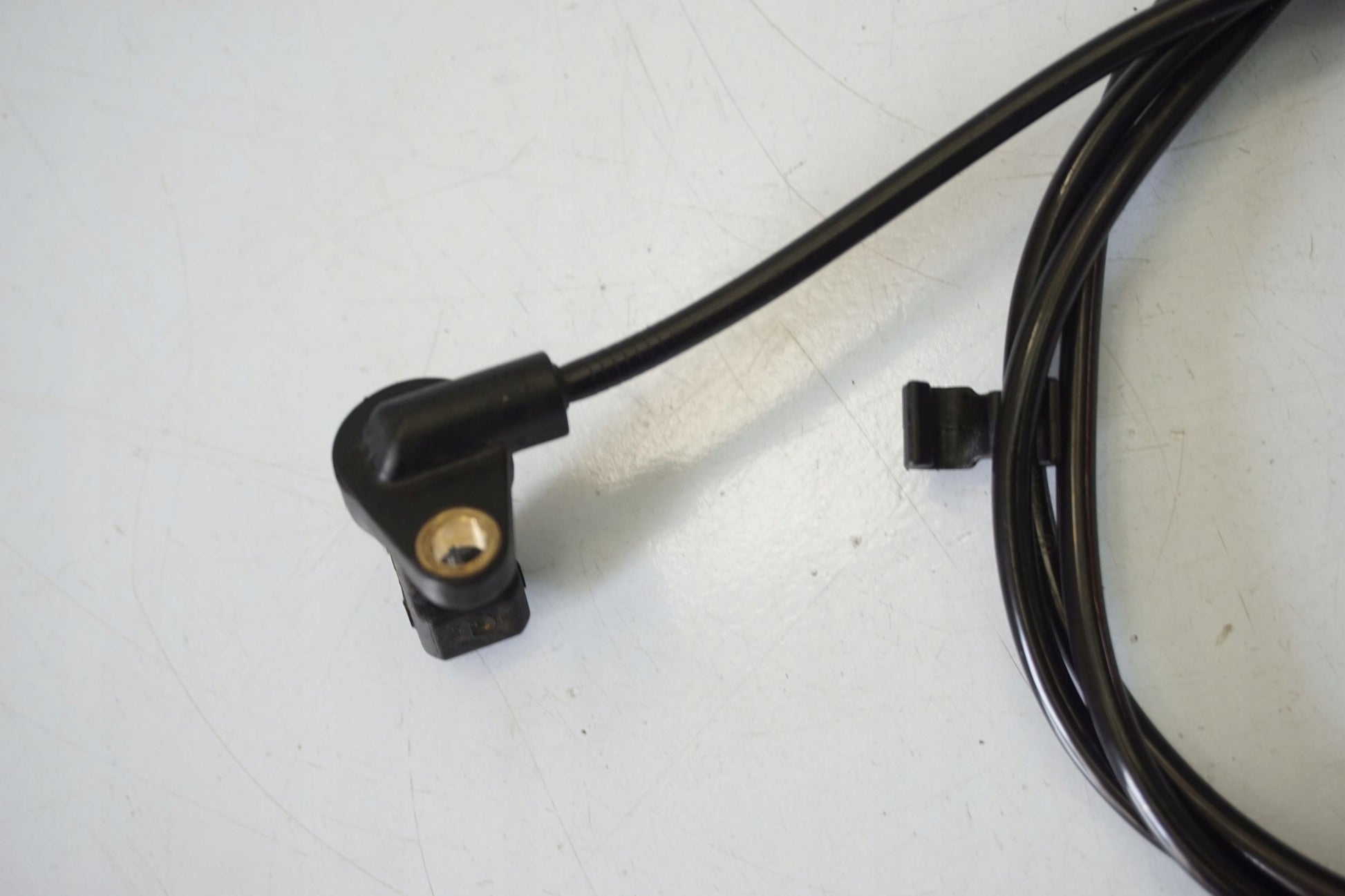 MOTO GUZZI V9 ROAMER ABS Sensor hinten 7
