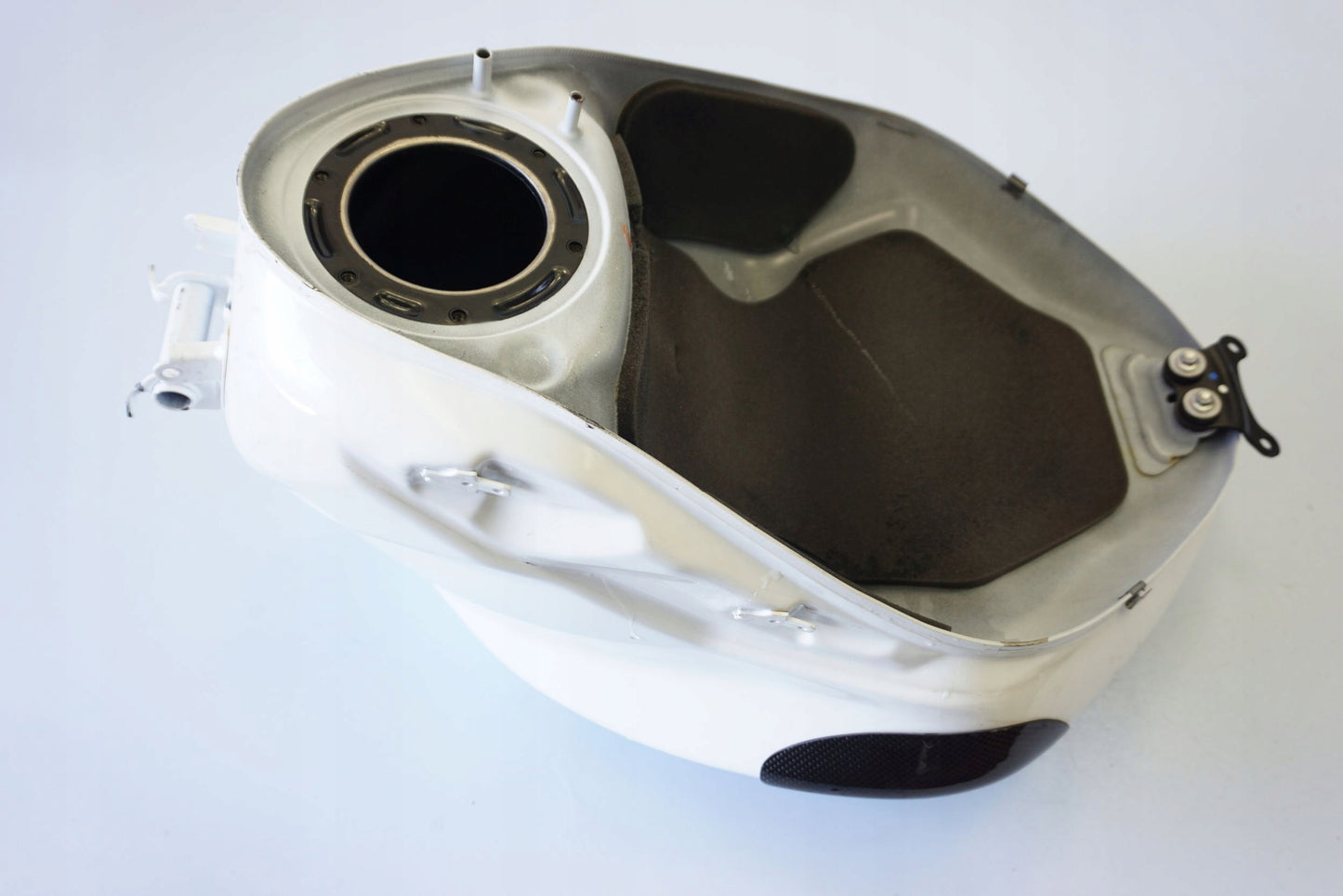 TRIUMPH STREET TRIPLE 660 17- Kraftstofftank Benzintank Fuel Tank