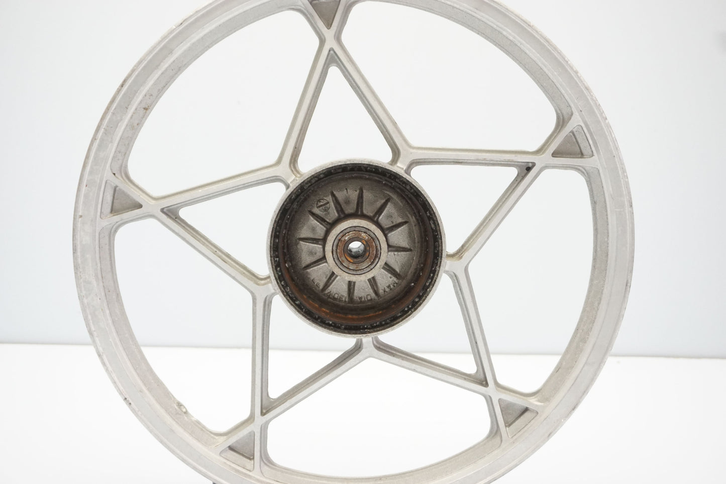 SUZUKI GSX 250 Felge hinten Wheel Hinterrad