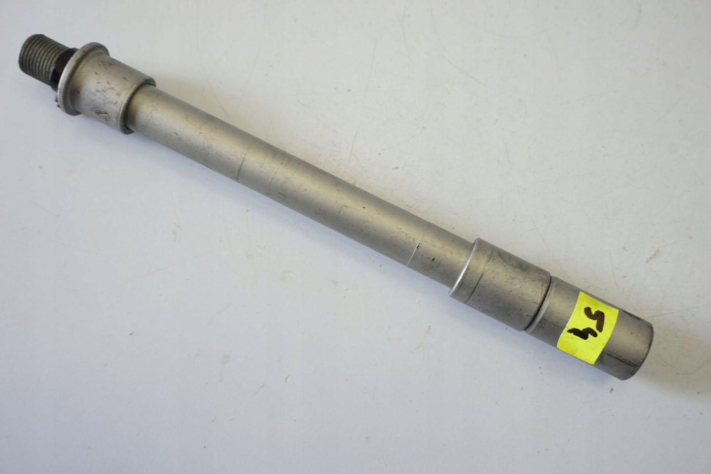 MOTO GUZZI V9 ROAMER Vorderachse Achse vorne Radachse front axle 5