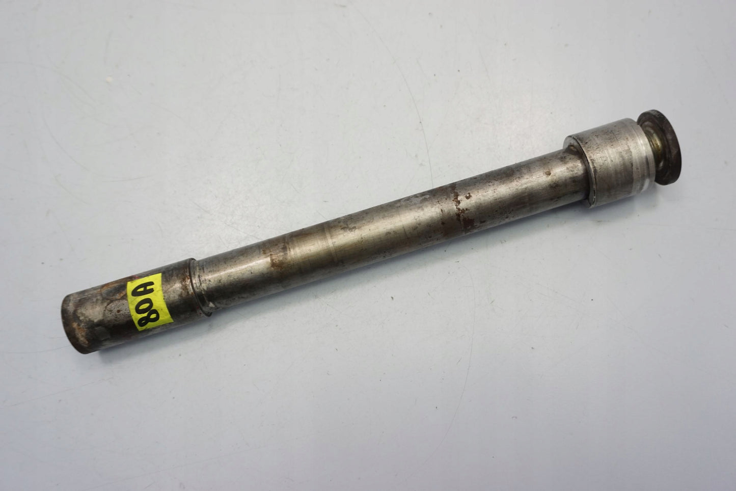 TRIUMPH SPEEDMASTER 865 02-11 Vorderachse Achse vorne Radachse front axle