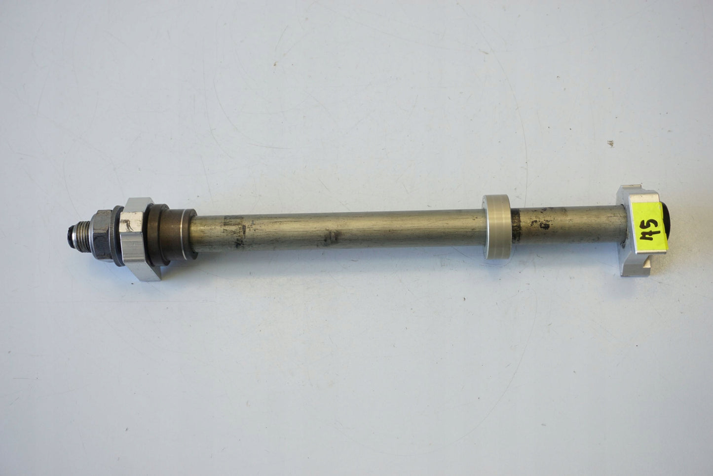 TRIUMPH STREET TRIPLE 660 17- Hinterachse Achse hinten Radachse rear axle