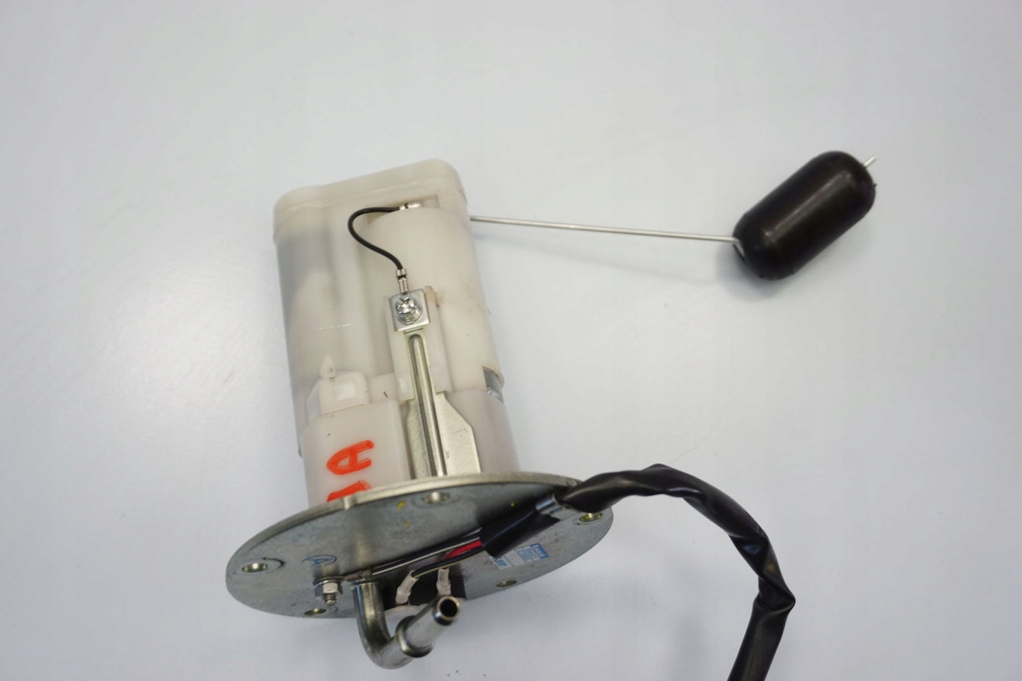 KAWASAKI Z-300 15-18 Benzinpumpe Kraftstoffpumpe Fuel Pump 9