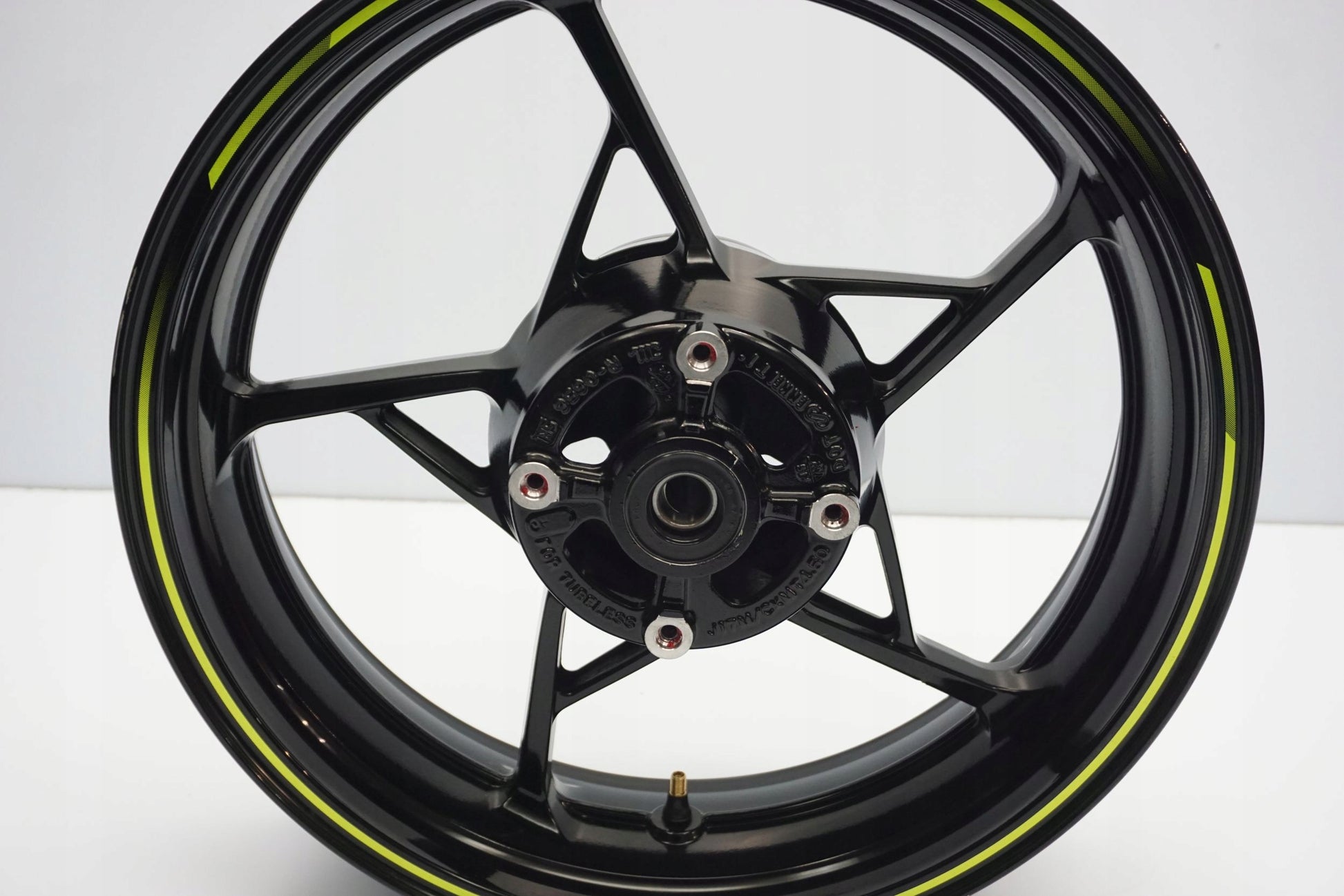 KAWASAKI Z 650 20- Felge hinten Wheel Hinterrad 9