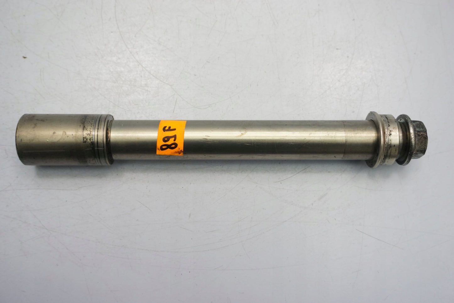 SUZUKI GSX-R 600 750 K8 K9 L0 Vorderachse Achse vorne Radachse front axle