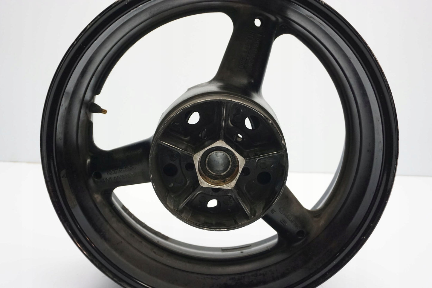 SUZUKI GSX 1400 01-08 Felge hinten Wheel Hinterrad