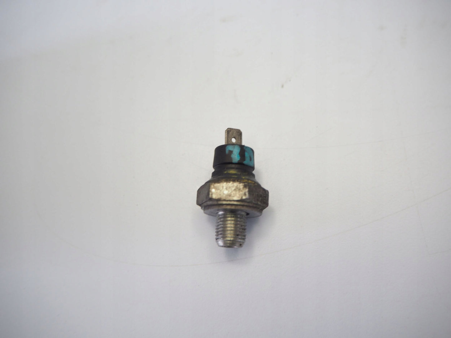 APRILIA TUONO V4 1000 11-16 Öldrucksensor Öldruckschalter Oil Pressure Switch