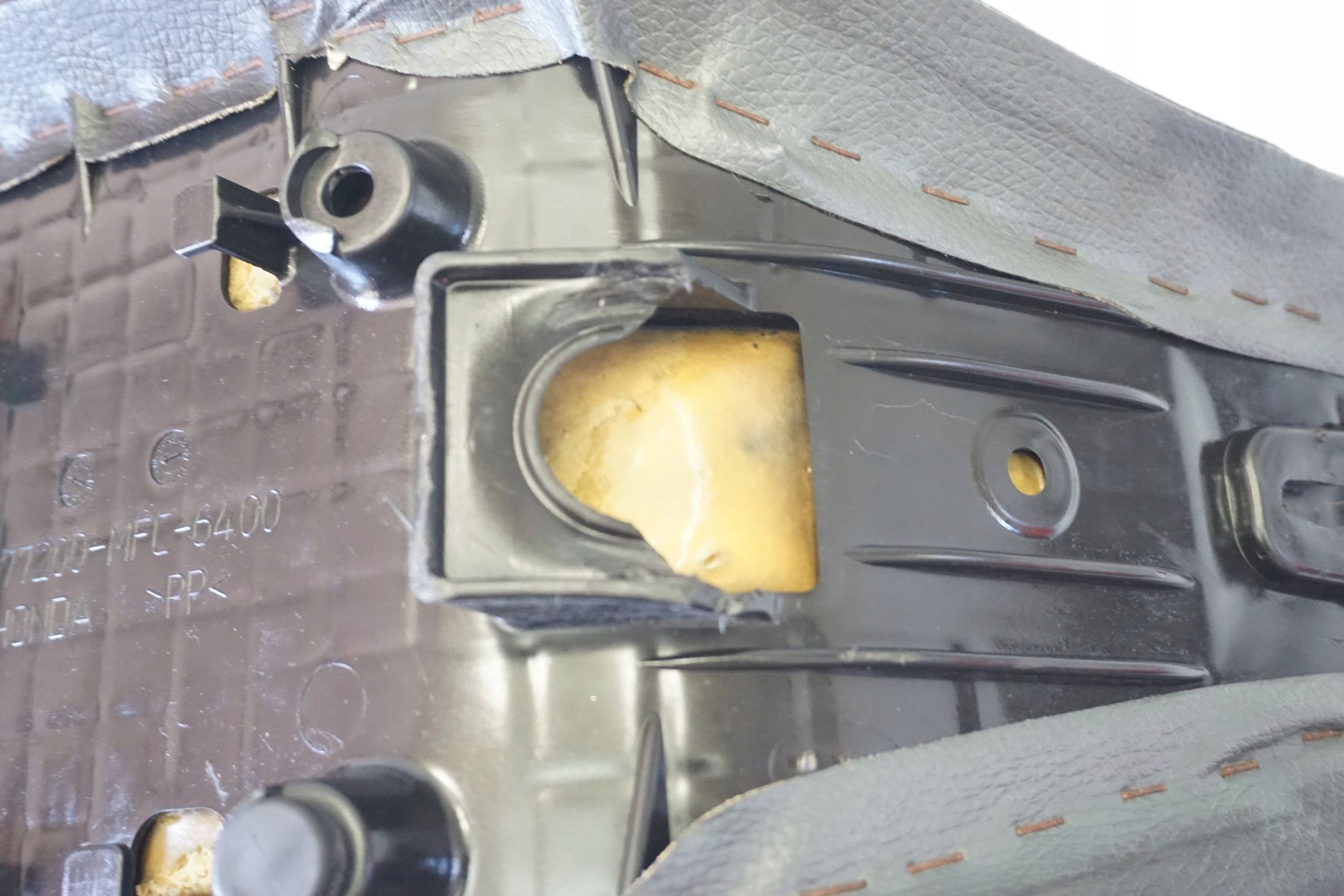 HONDA FMX 650 05-07 Sitzbank Fahrer Sozius Sitz seat 3