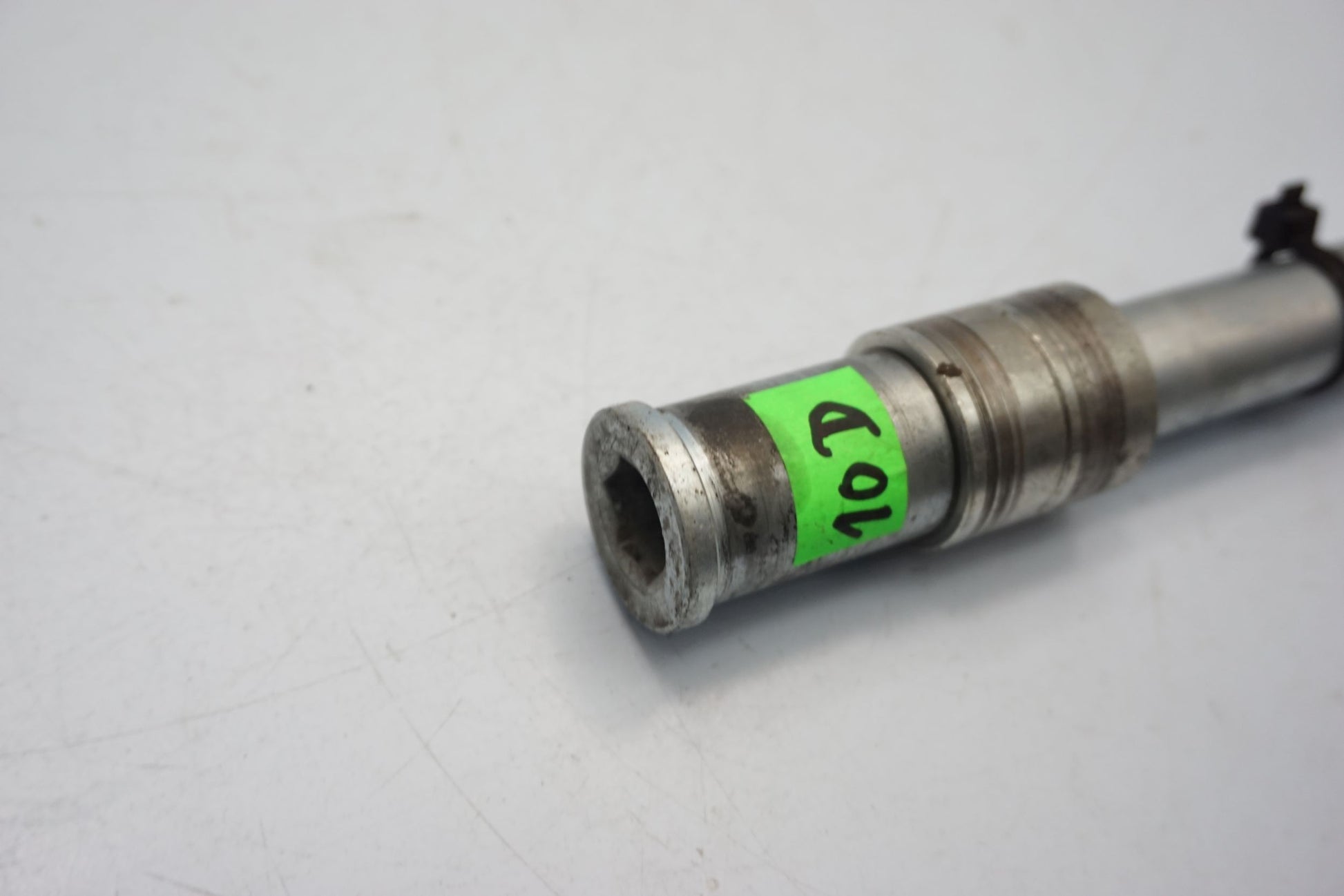 KAWASAKI ER-6F 650 12-17 Vorderachse Achse vorne Radachse front axle 3