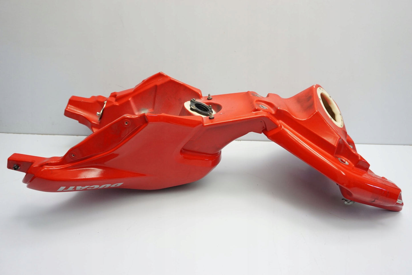 DUCATI MULTISTRADA 1100 07-10 Kraftstofftank Benzintank Fuel Tank