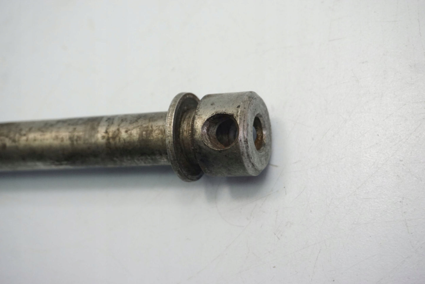 ROYAL ENFIELD HIMALAYAN 400 Hinterachse Achse hinten Radachse rear axle 3