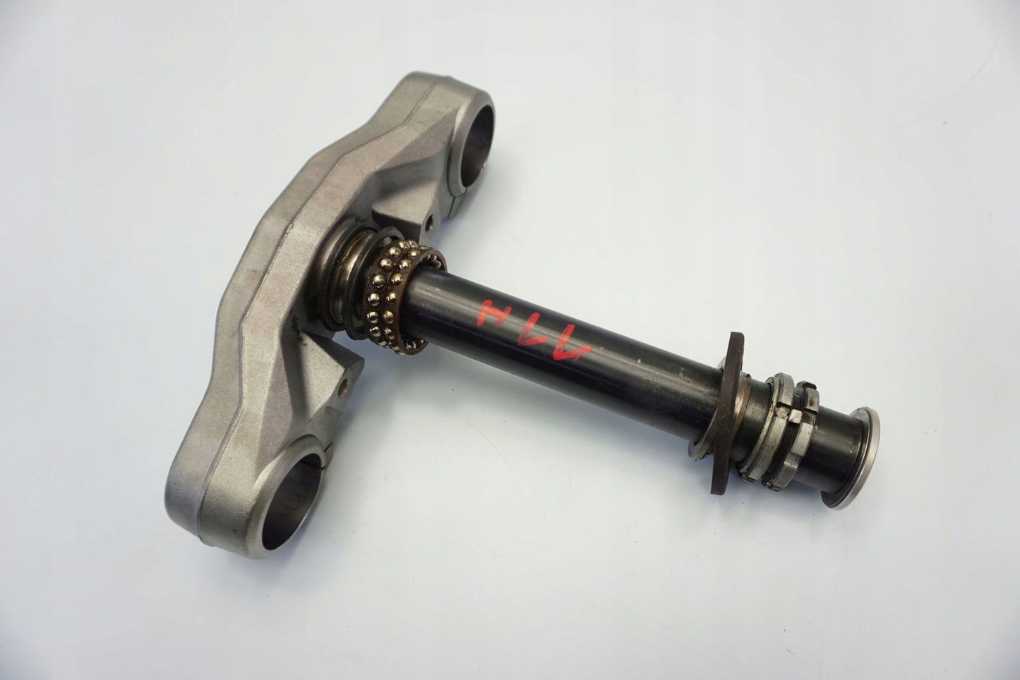 MOTO GUZZI BREVA V 1100 untere Gabelbrücke Triple Clamp unten 3