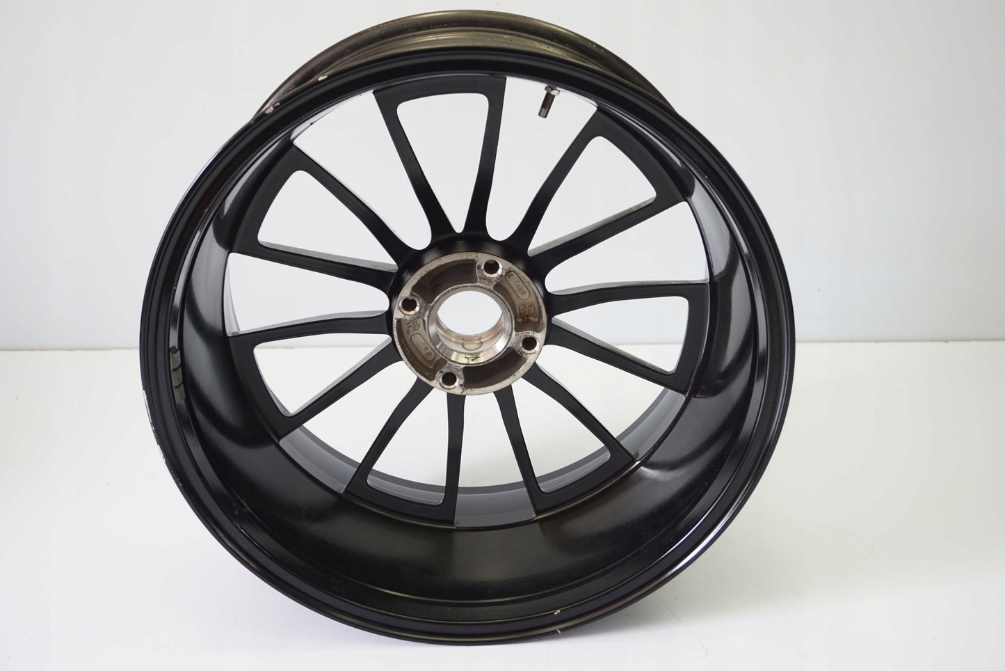 DUCATI DIAVEL 1200 Felge hinten Wheel Hinterrad