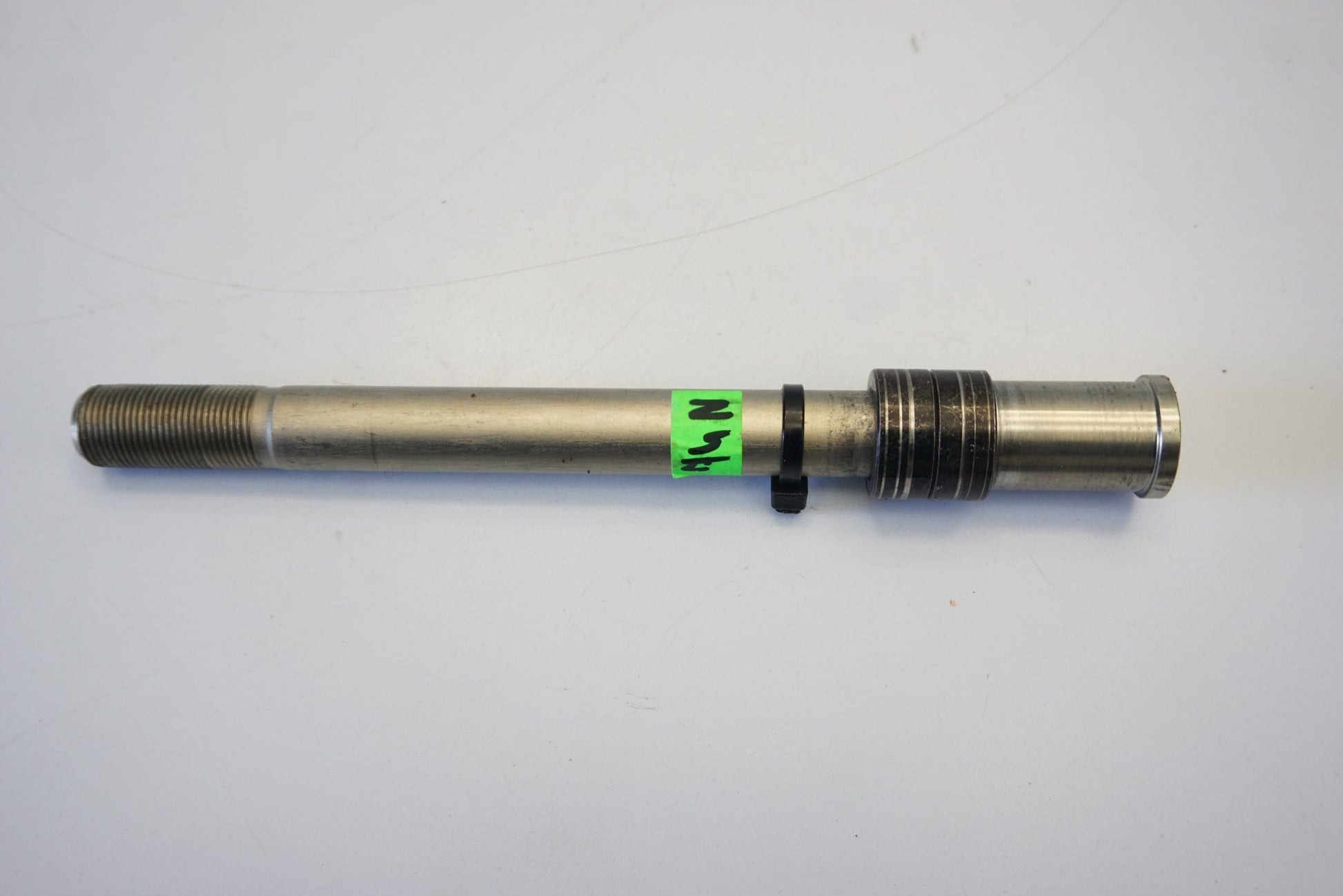 KAWASAKI Z1000 R 17-20 Vorderachse Achse vorne Radachse front axle 2