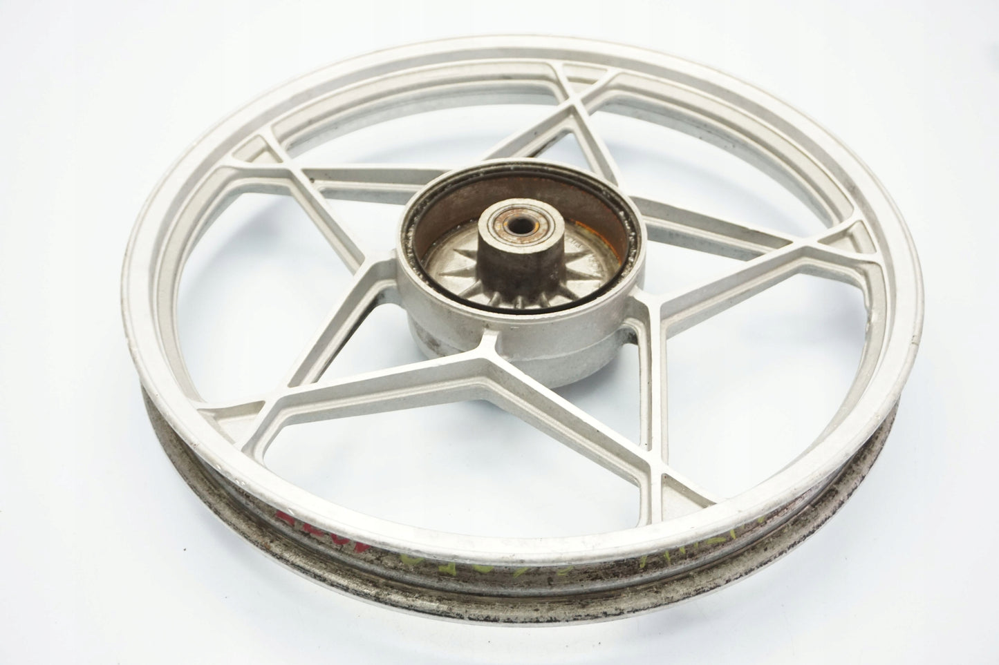 SUZUKI GSX 250 Felge hinten Wheel Hinterrad