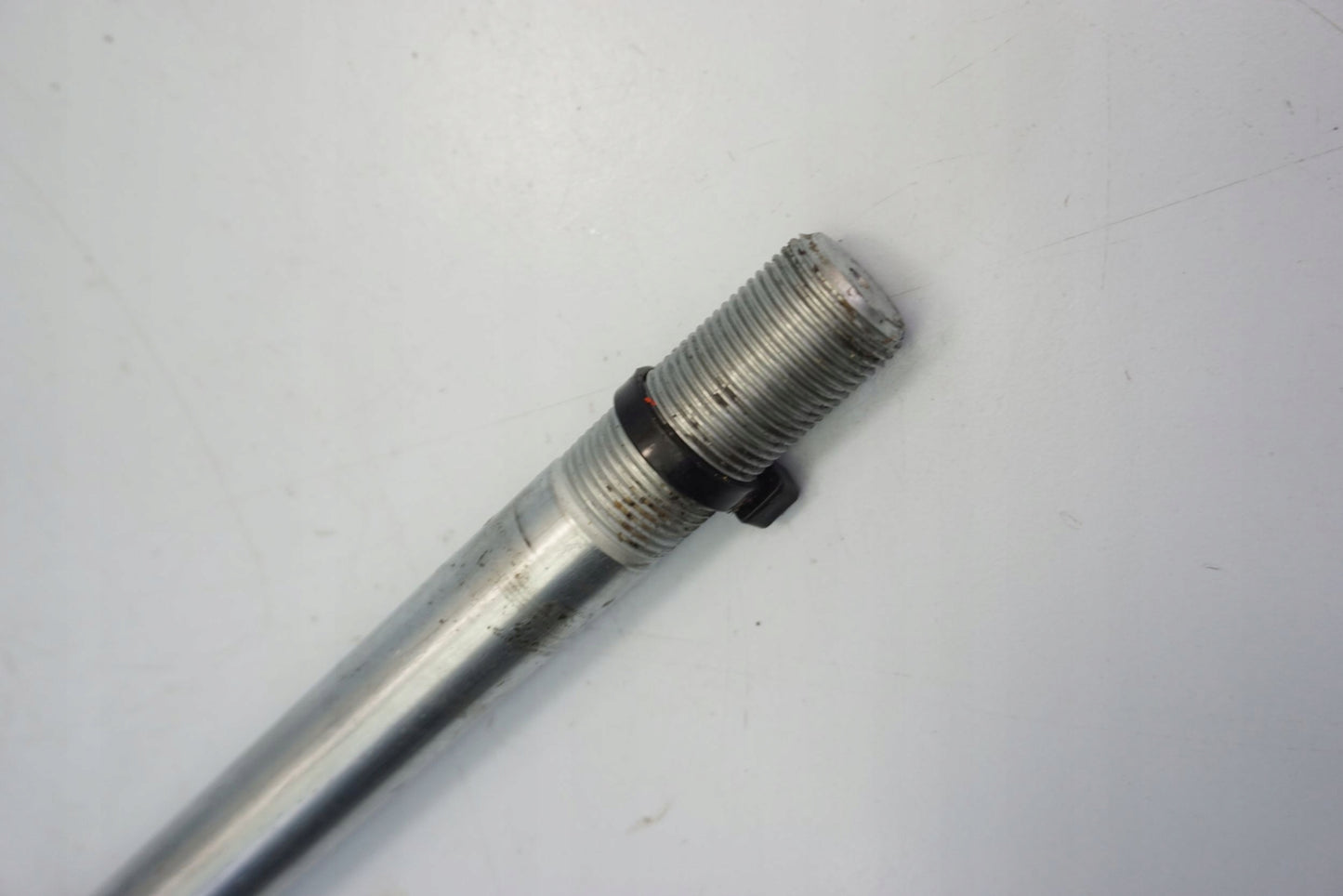 KAWASAKI 650 ER-6N 12-17 Vorderachse Achse vorne Radachse front axle 5