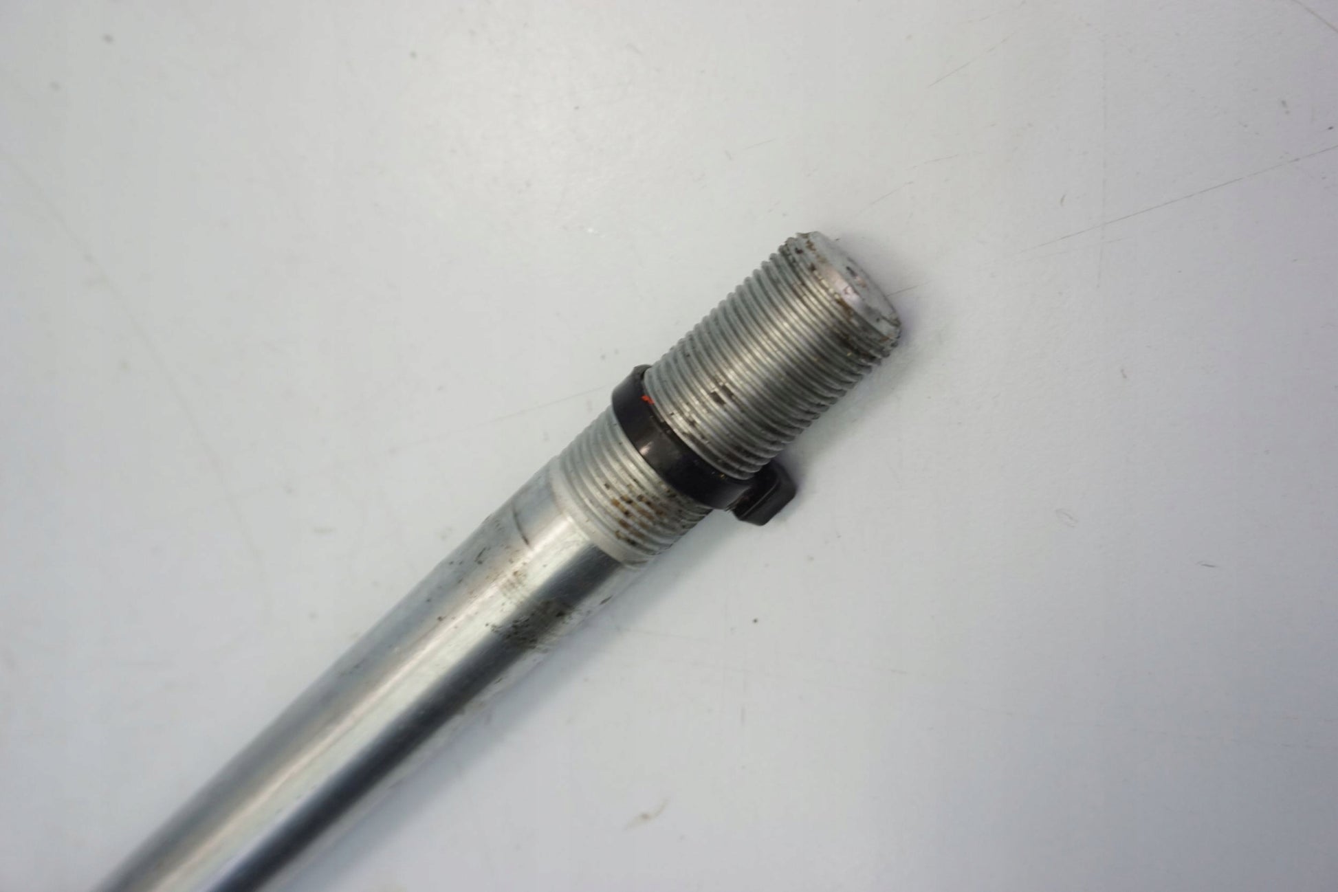 KAWASAKI 650 ER-6N 12-17 Vorderachse Achse vorne Radachse front axle 5