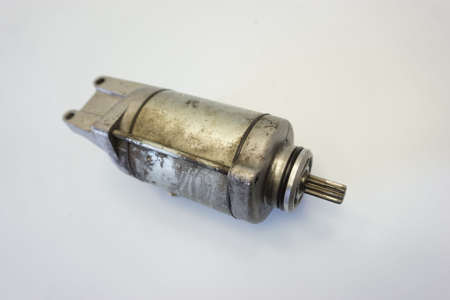 SUZUKI GSX 1400 01-08 Anlasser Starter Motor