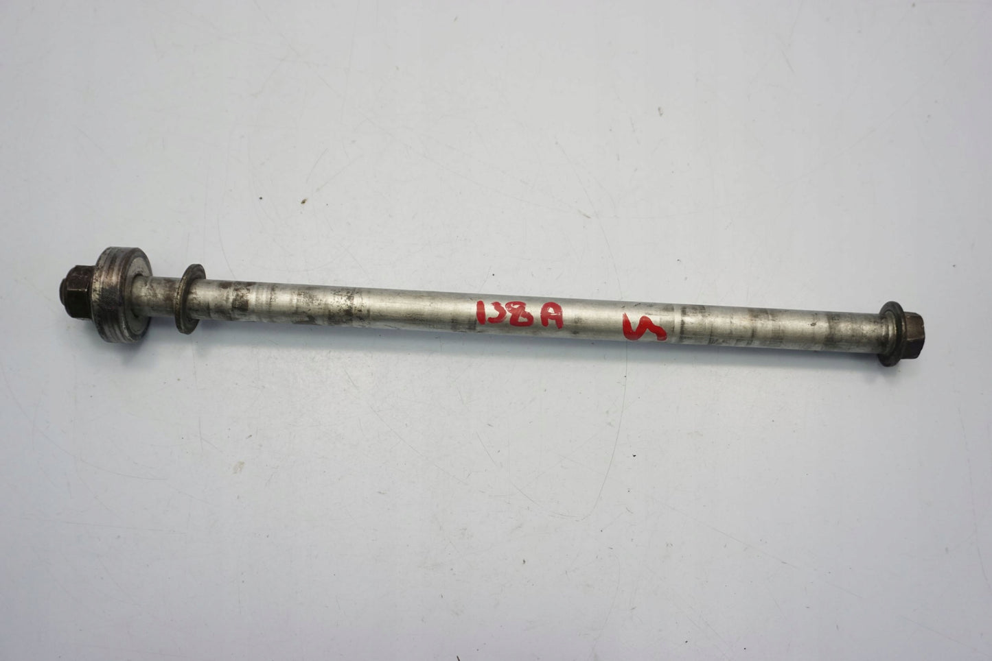 YAMAHA XJ6 DIVERSION N 09-16 Hinterachse Achse hinten Radachse rear axle