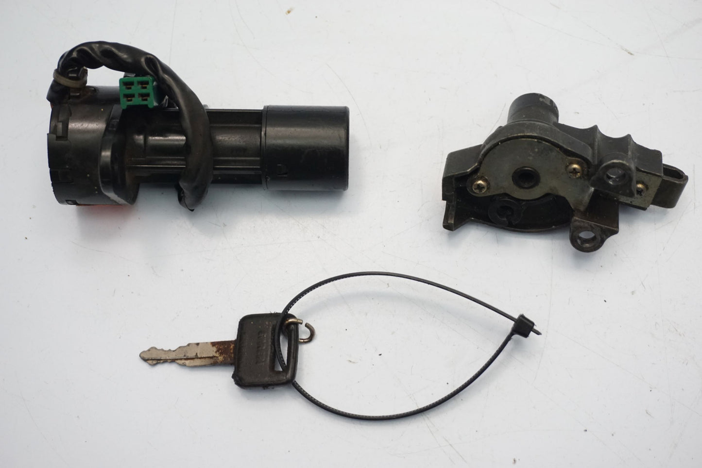 SUZUKI GSX 550 82-88 Schlosssatz Zündschloss Lock Set