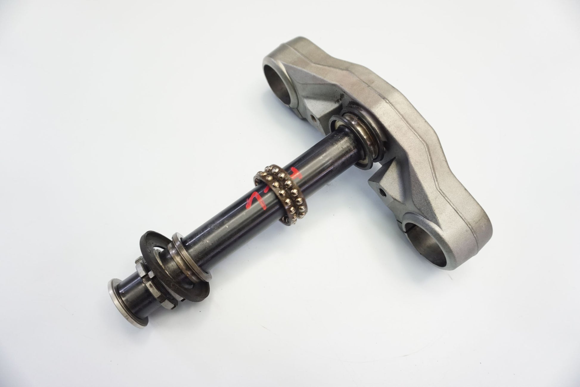 MOTO GUZZI BREVA V 1100 untere Gabelbrücke Triple Clamp unten 4