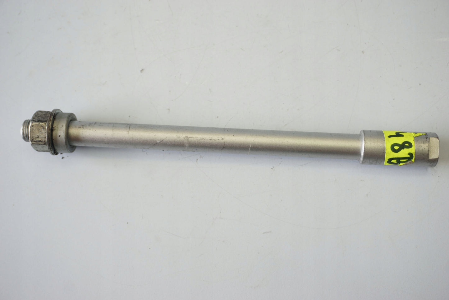 APRILIA RS4 50 10- Vorderachse Achse vorne Radachse front axle