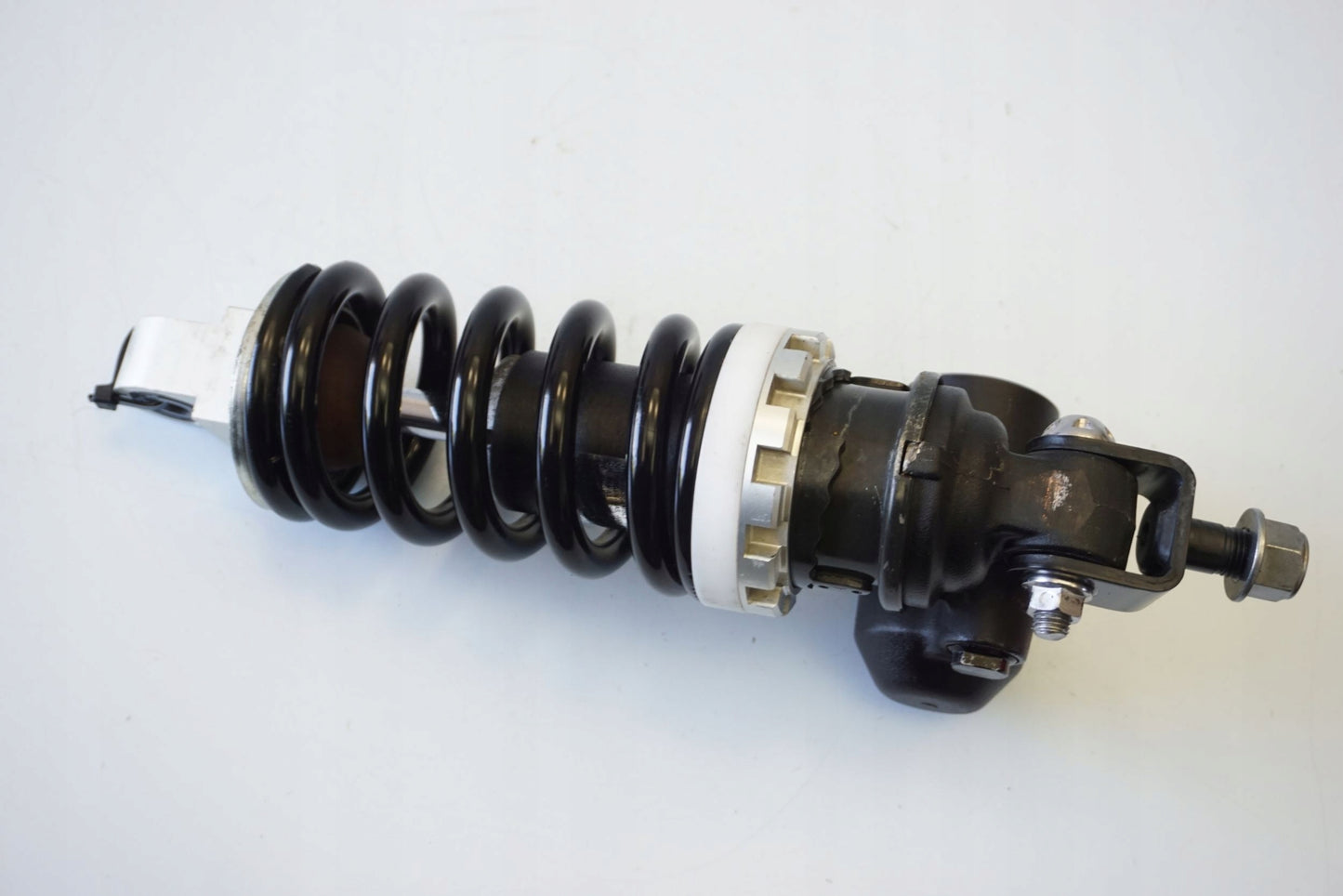 TRIUMPH STREET TRIPLE 660 17- Stoßdämpfer Federbein shock absorber