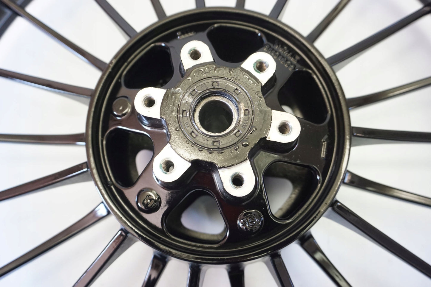 MOTO GUZZI V9 ROAMER Felge vorne Wheel Vorderrad 9