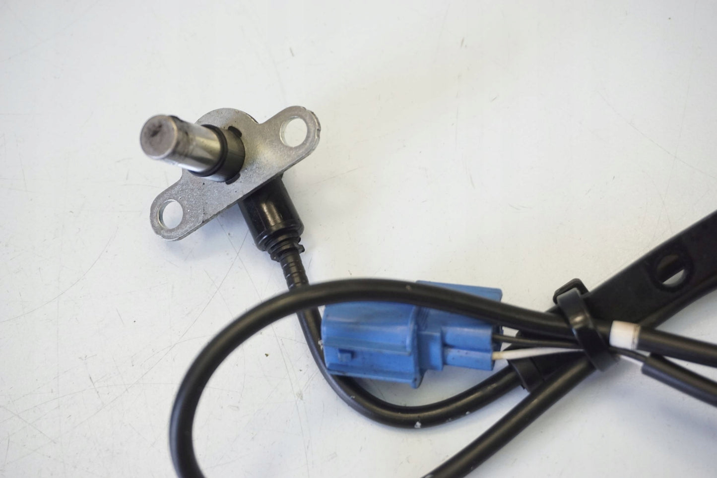 SUZUKI GSX 1250 FA 10-16 ABS Sensor hinten