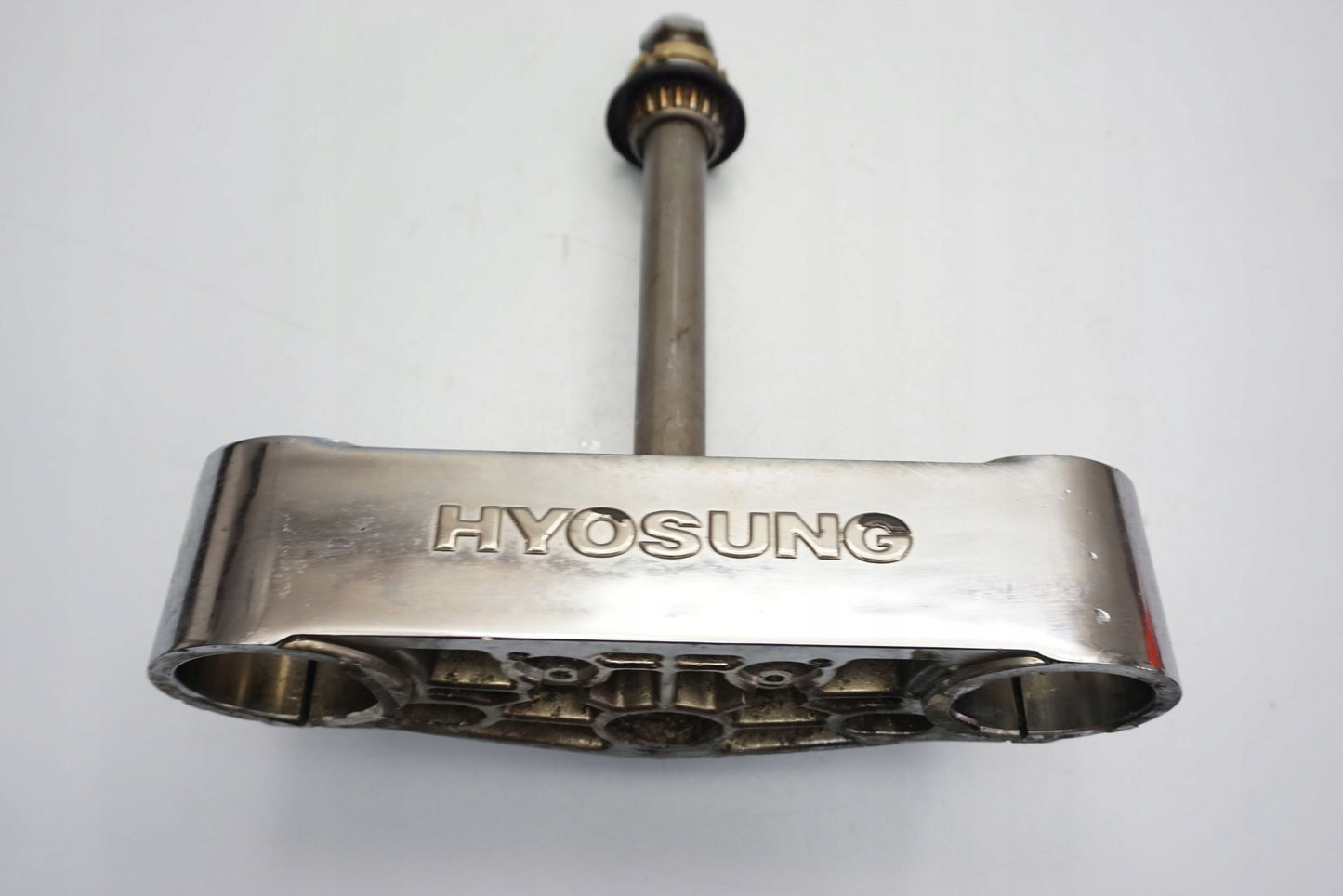 HYOSUNG GV 650 AQUILA 05-11 untere Gabelbrücke Triple Clamp unten 7