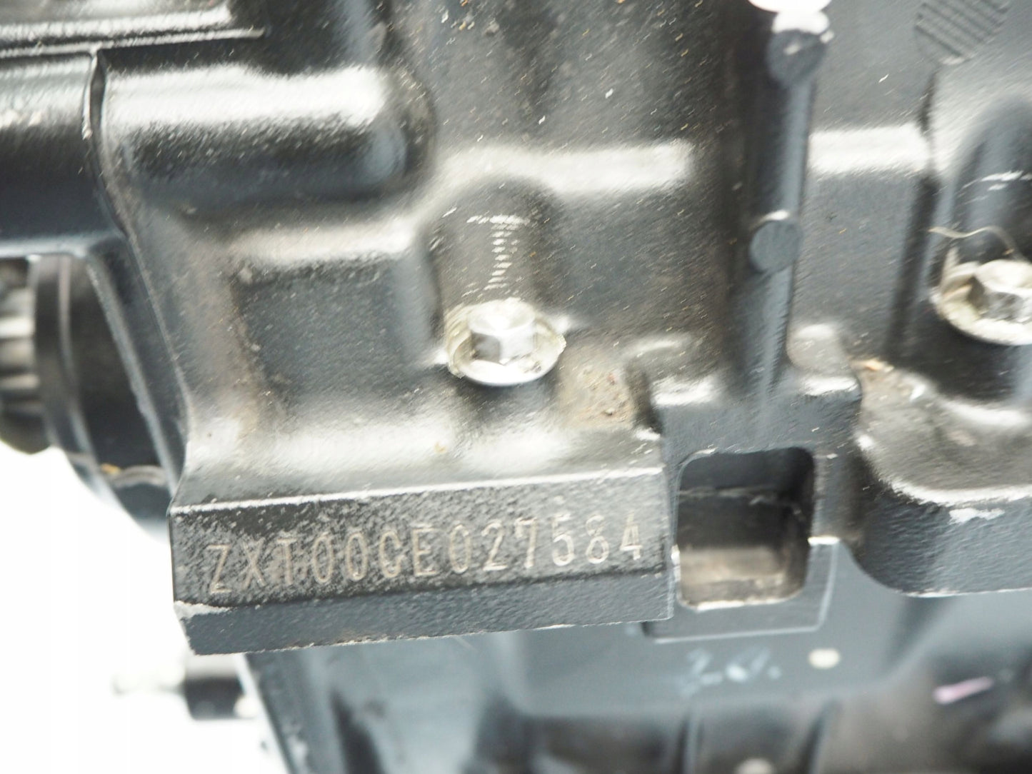 KAWASAKI ZX-10R 04-05 Motor Motorblock Engine 8