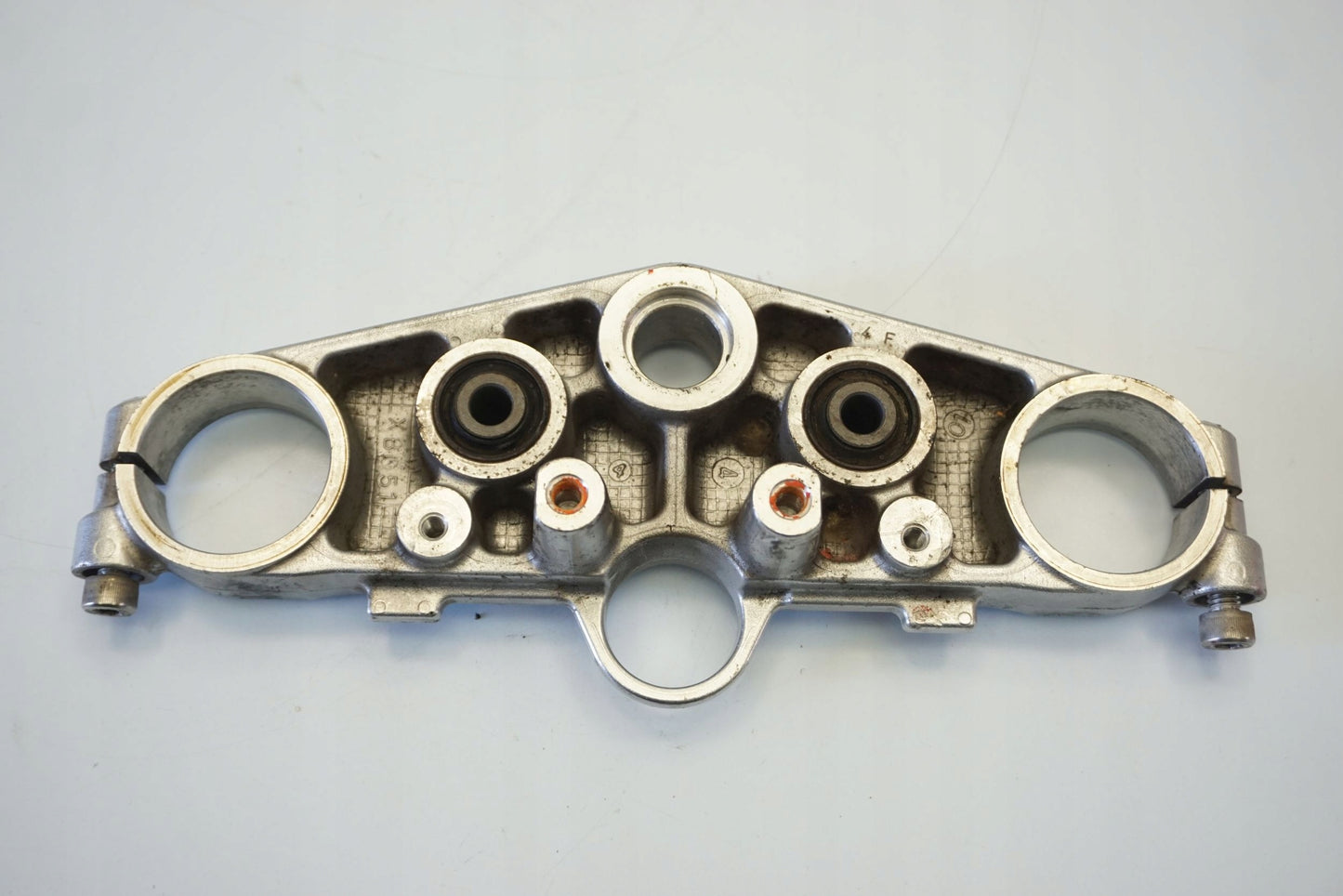 SUZUKI GSX 1400 01-08 obere Gabelbrücke Triple Clamp oben