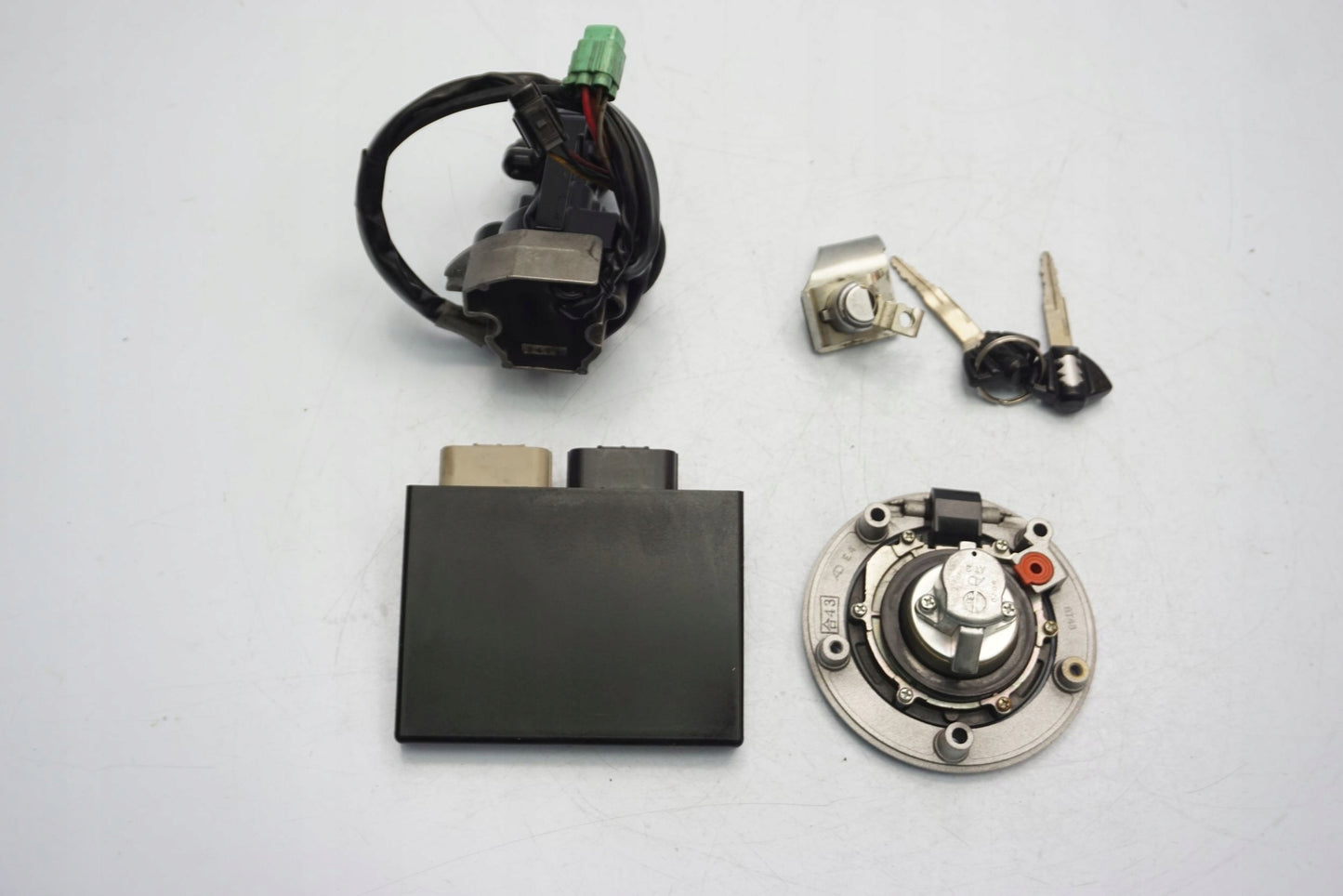 SUZUKI GSX-R 600 750 K8 K9 L0 Schlosssatz Zündschloss Lock Set